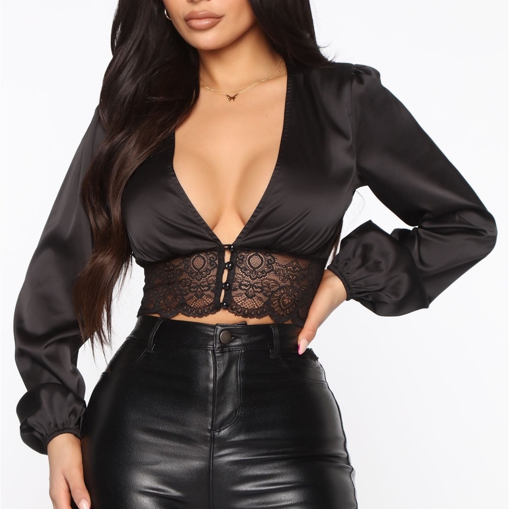 Fashion Nova Sophisticated Sophie Top - Black (New with tags)
